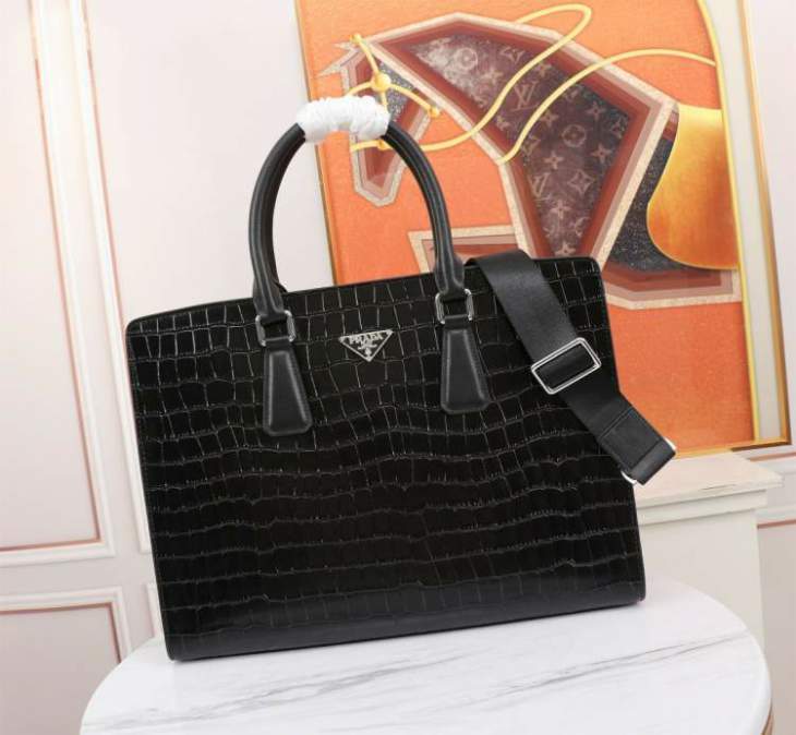Picture of Prada Mens Bags _SKUfw197906860fw